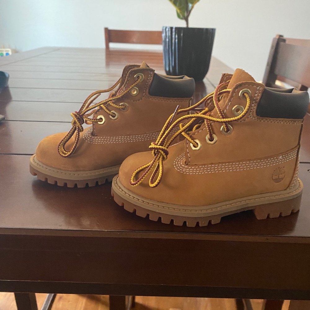 Infant/toddler  Timberland Waterproof 6" Boots size 7